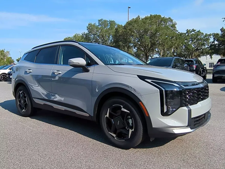 2026 Kia Sportage EX photo 1