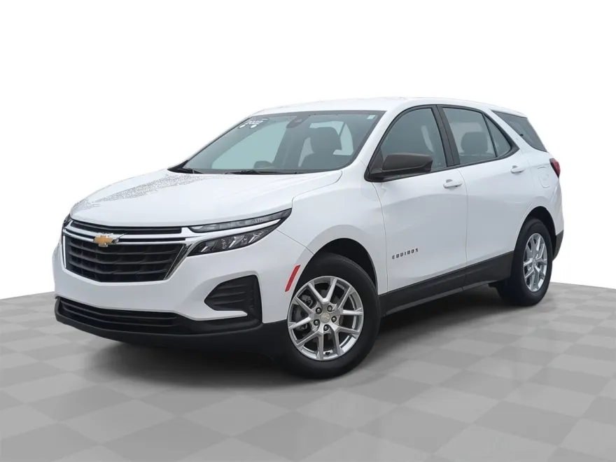2022 Chevrolet Equinox LS photo 1