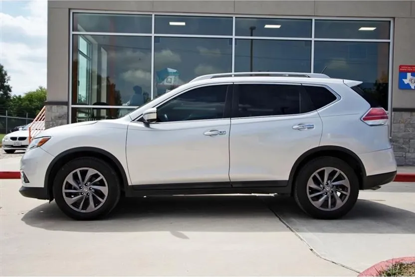 2016 Nissan Rogue SL photo 1