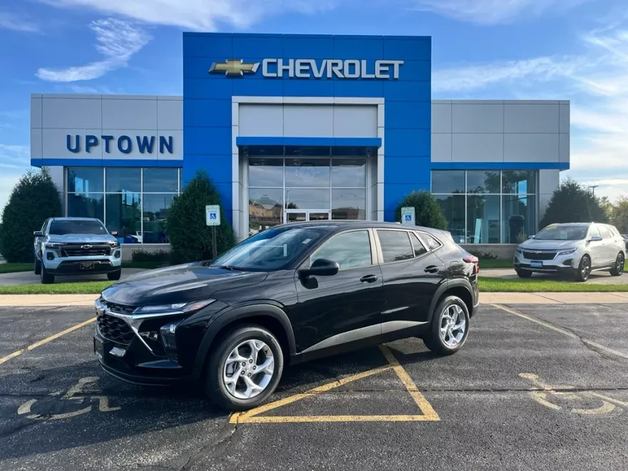 2026 Chevrolet Trax LS photo 1