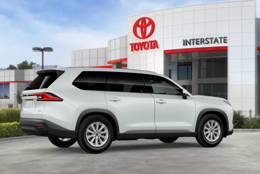 2026 Toyota Highlander Hybrid XLE photo 1