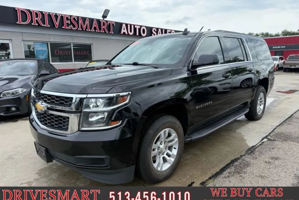 2019 Chevrolet Suburban LT photo 1