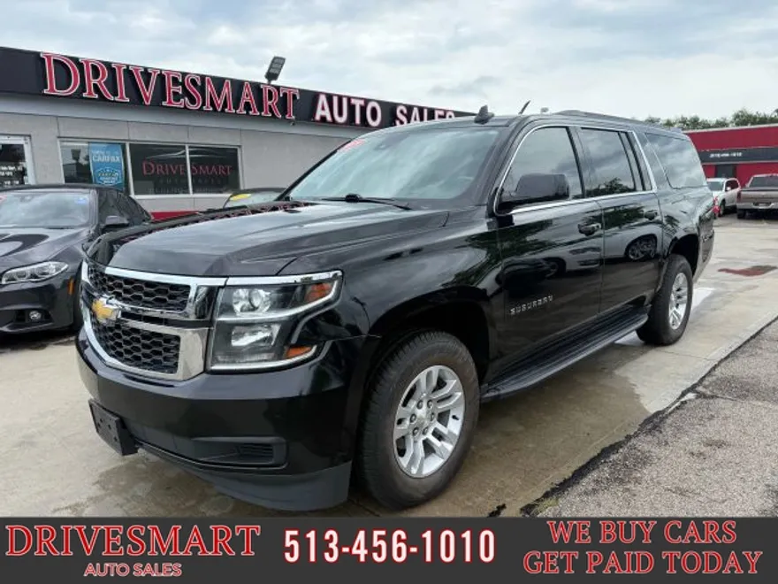 2019 Chevrolet Suburban LT photo 1