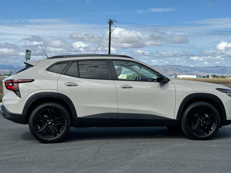2026 Chevrolet Trax ACTIV photo 1