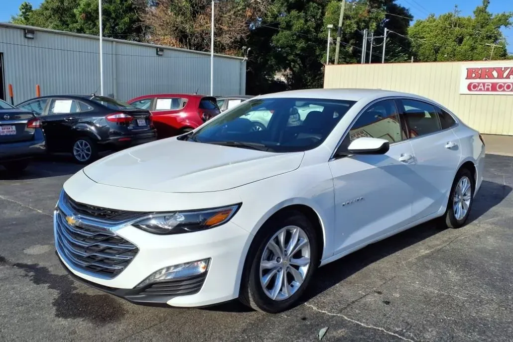 2023 Chevrolet Malibu 1LT photo 1