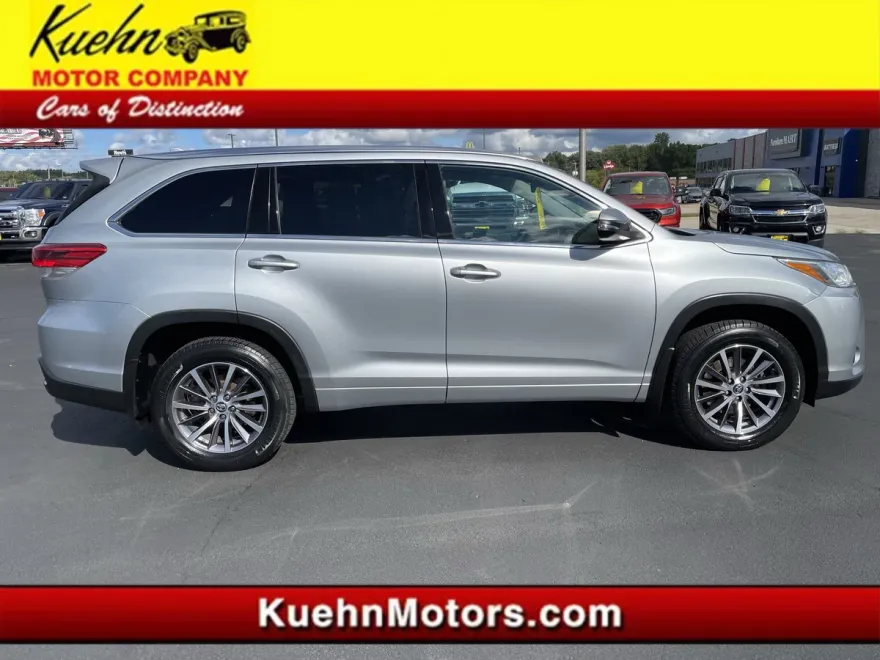 2017 Toyota Highlander XLE photo 1