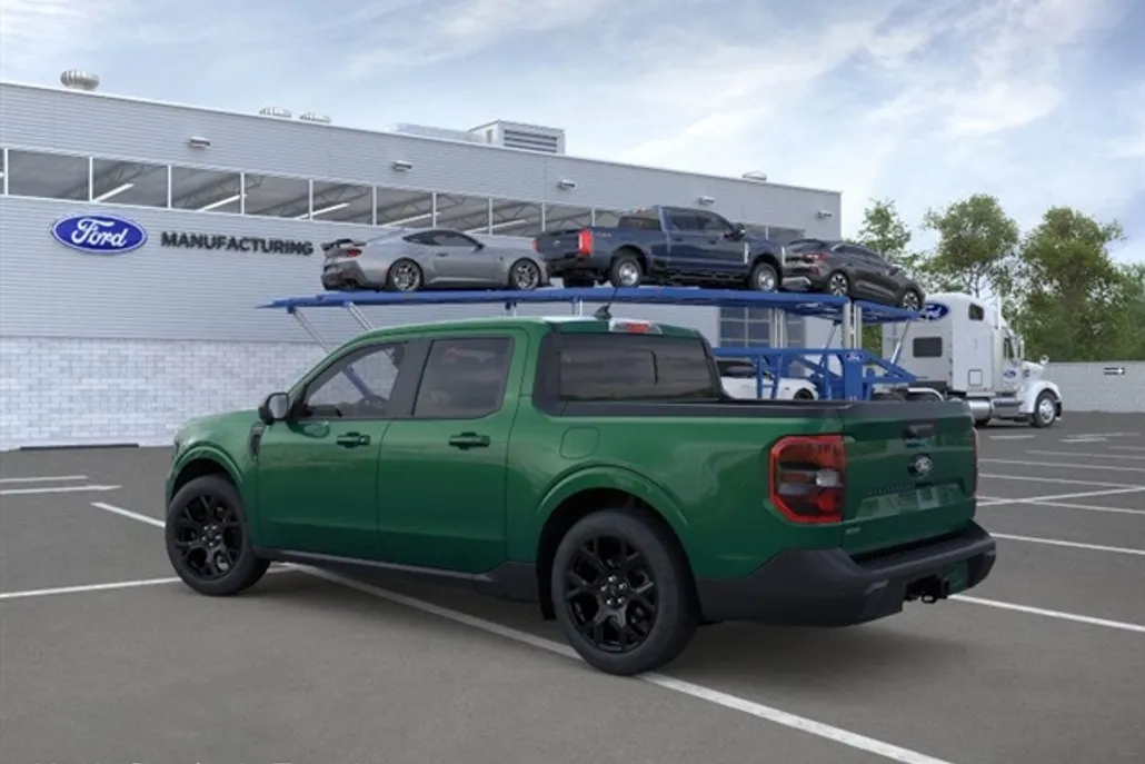 2025 Ford Maverick Lariat photo 1