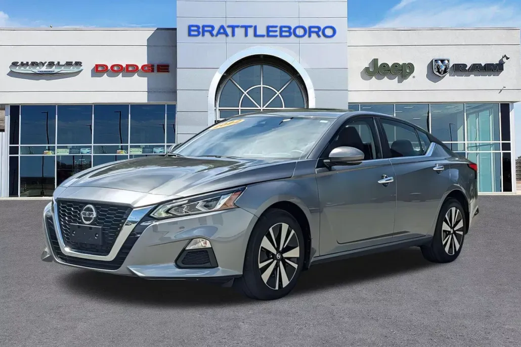 2022 Nissan Altima 2.5 SV photo 1