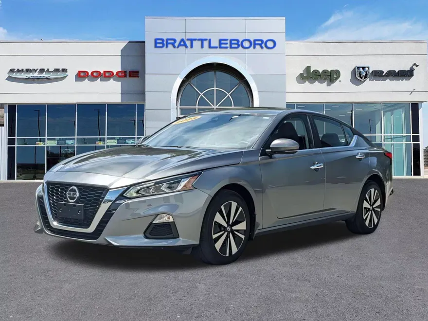 2022 Nissan Altima 2.5 SV photo 1