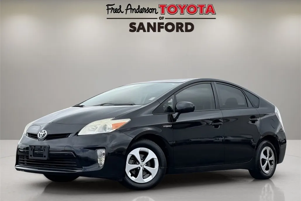 2013 Toyota Prius Four photo 1