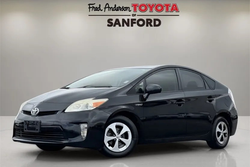 2013 Toyota Prius Four photo 1