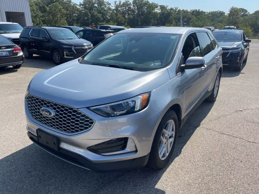 2024 Ford Edge SEL photo 1