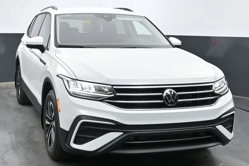 2024 Volkswagen Tiguan S photo 1