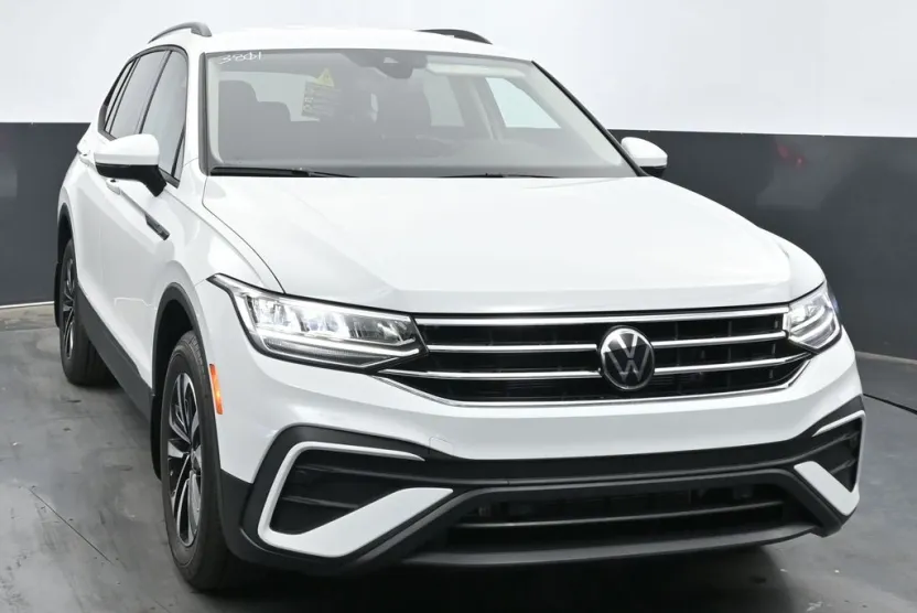 2024 Volkswagen Tiguan S photo 1