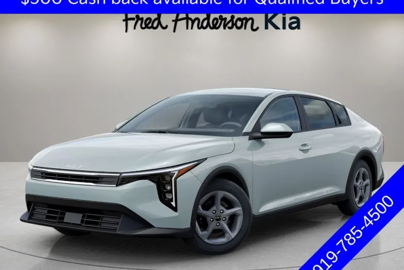 2025 Kia K4 LXS photo 1