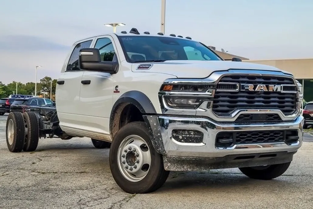 2025 Ram 5500 Tradesman photo 1