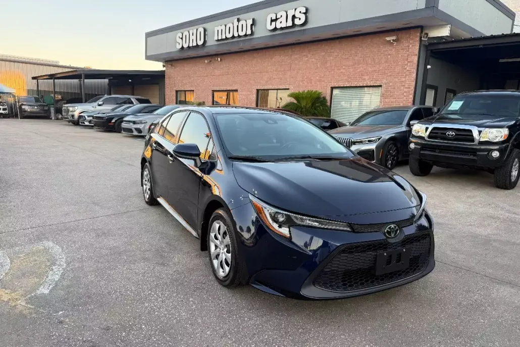 2022 Toyota Corolla LE SE photo 1