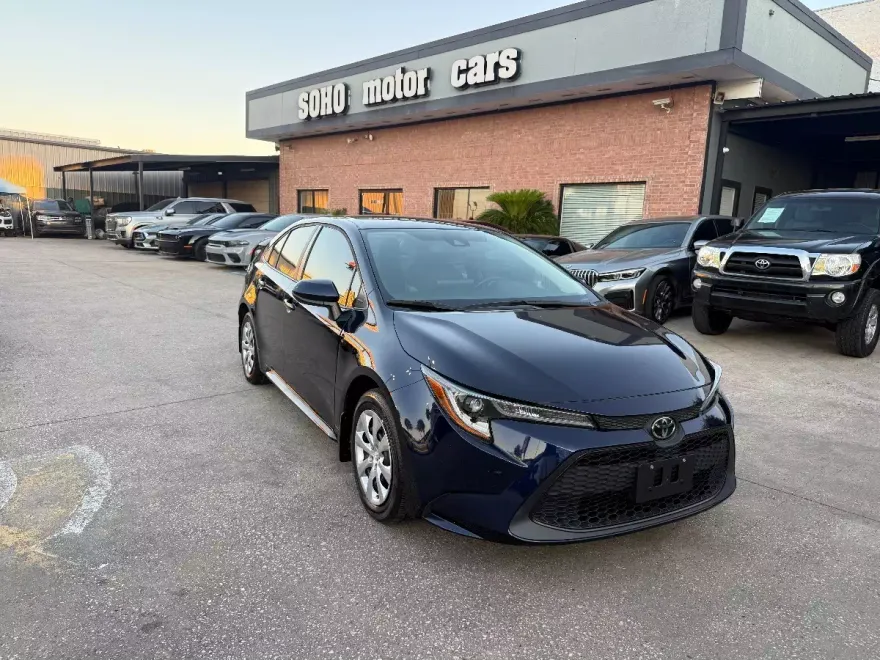 2022 Toyota Corolla LE SE photo 1