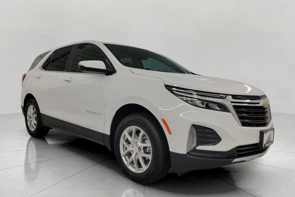 2024 Chevrolet Equinox LT photo 1