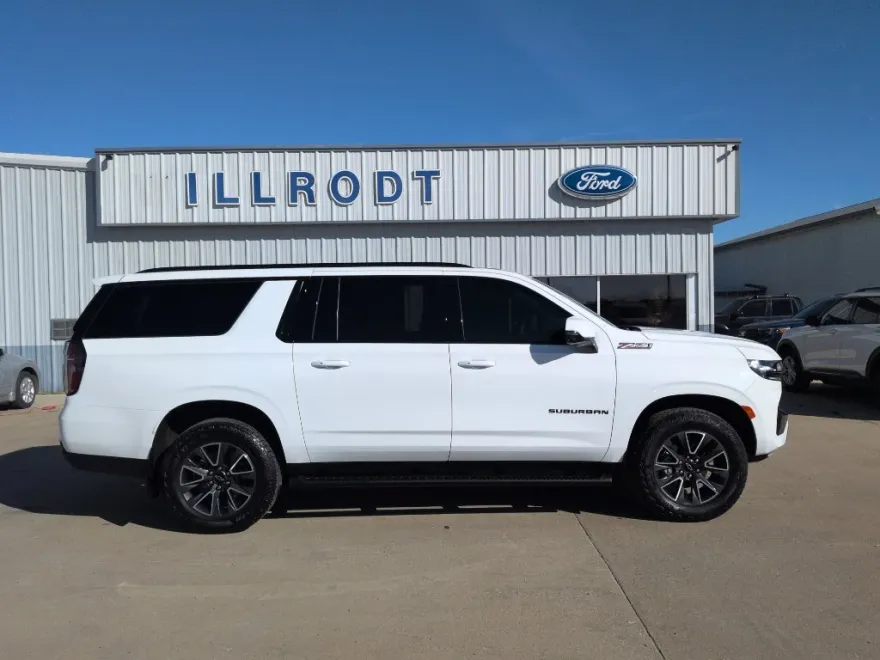 2024 Chevrolet Suburban Z71 photo 1