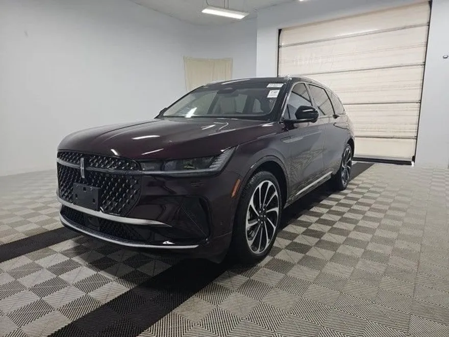 2024 Lincoln Nautilus Black Label photo 1