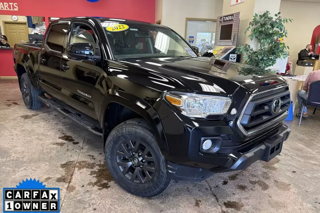 2022 Toyota Tacoma SR5 V6 Double Cab photo 1