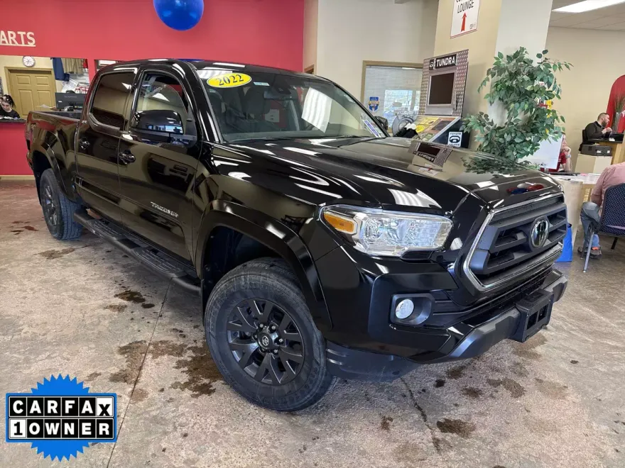 2022 Toyota Tacoma SR5 V6 Double Cab photo 1