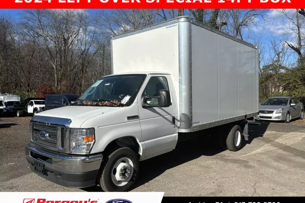 2024 Ford E-450 Cutaway photo 1