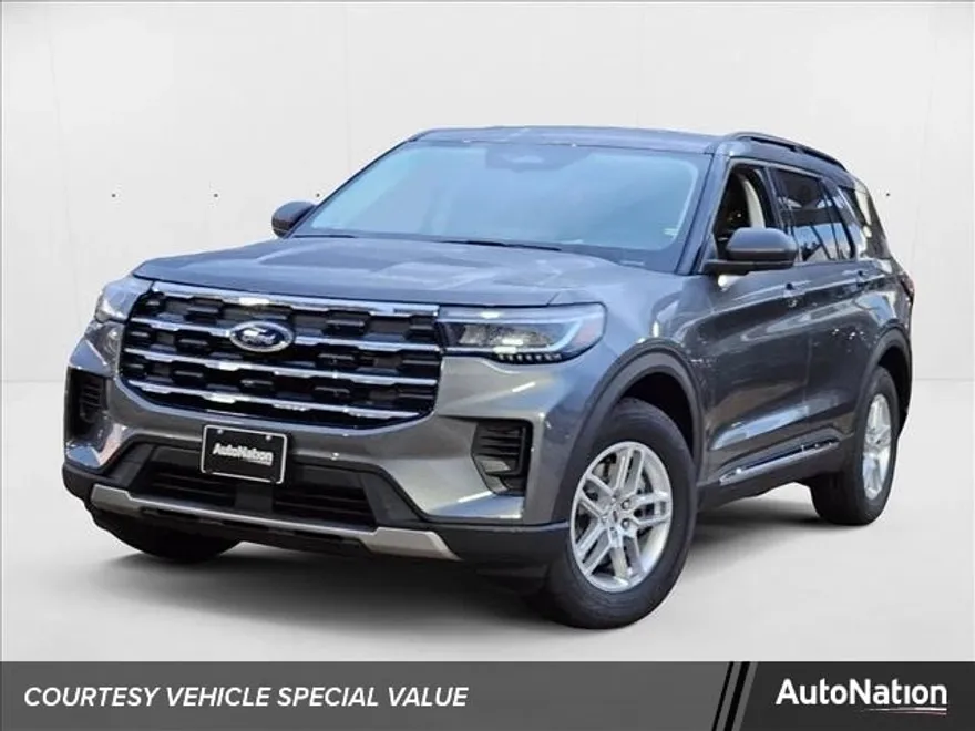 2025 Ford Explorer photo 1