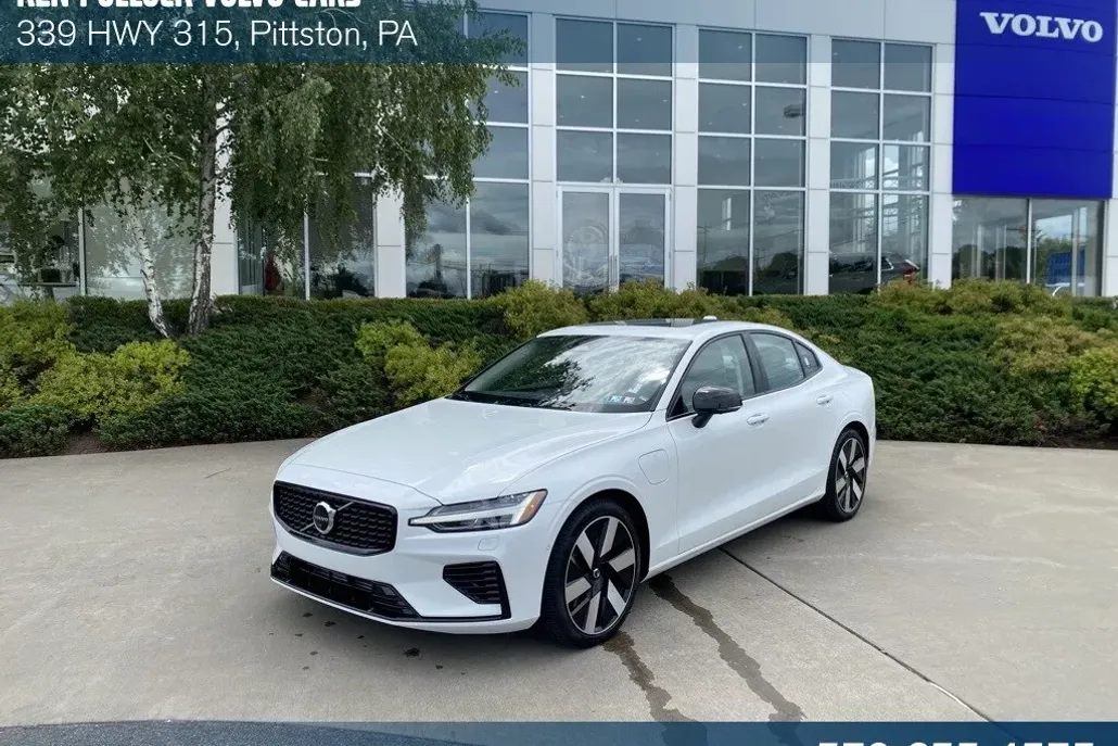 2024 Volvo S60 Recharge T8 Plus photo 1