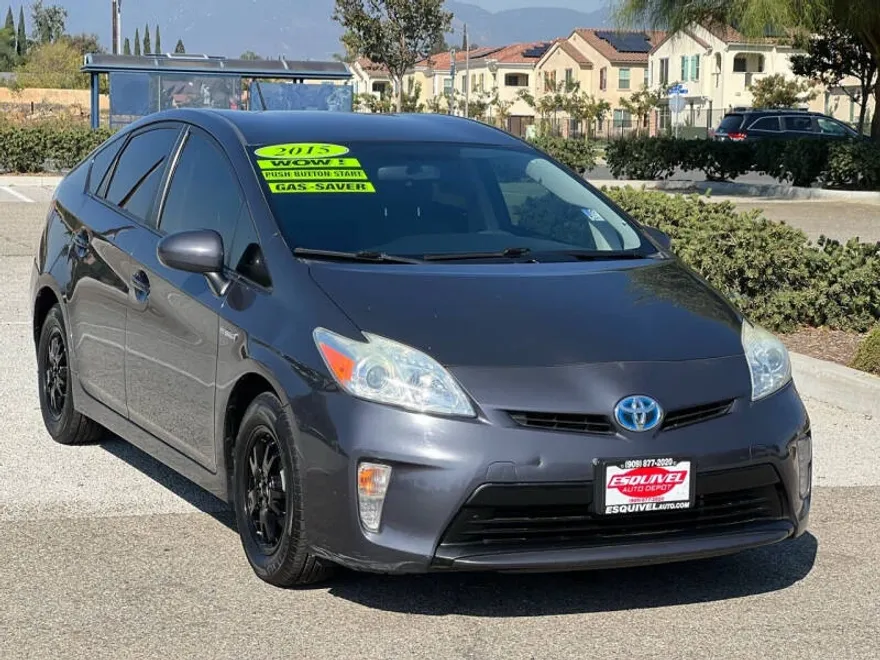 2015 Toyota Prius Two photo 1