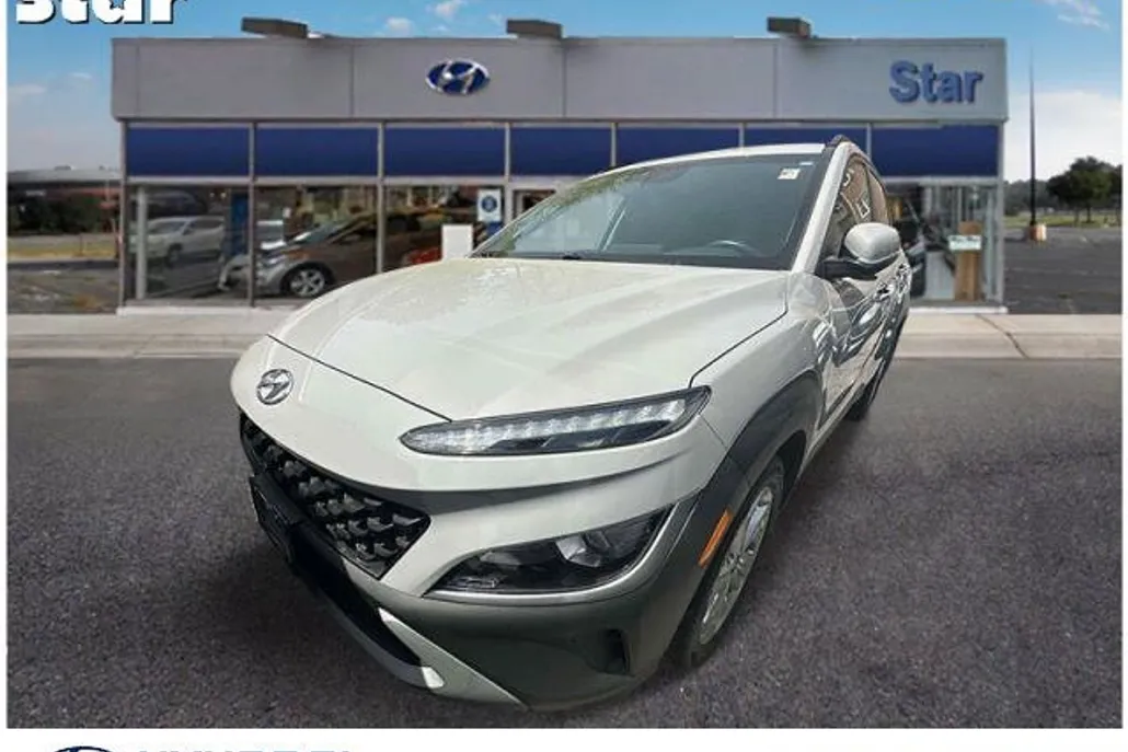 2022 Hyundai Kona SEL photo 1