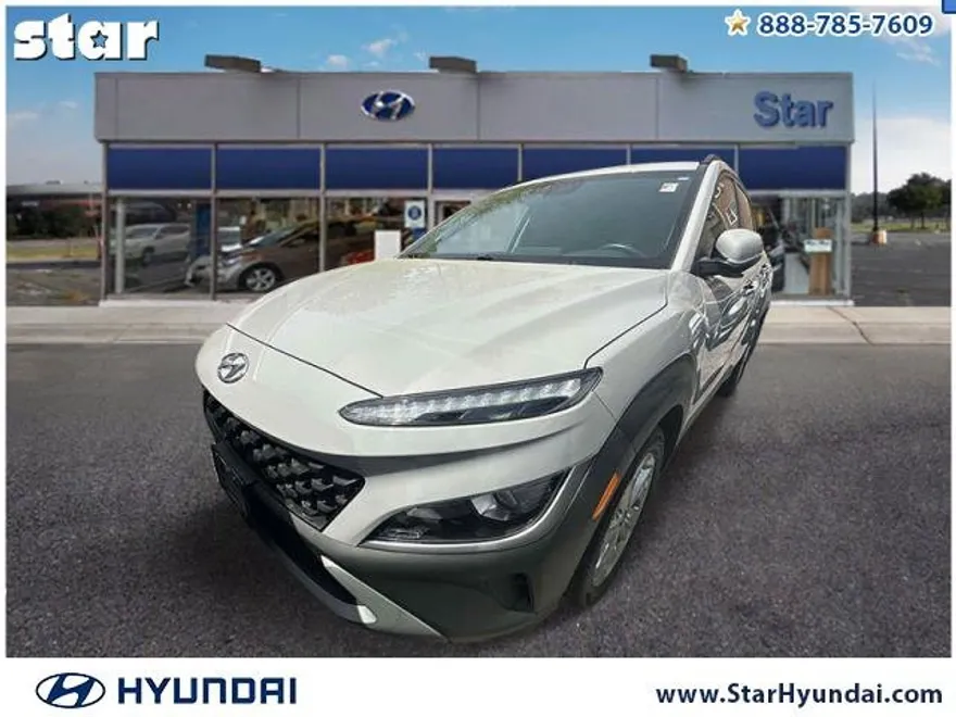 2022 Hyundai Kona SEL photo 1