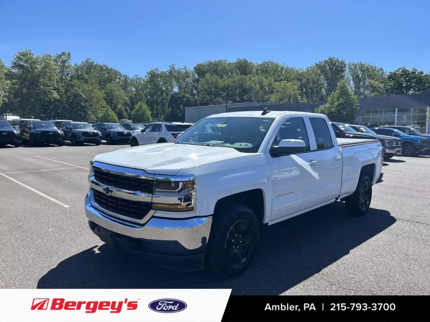 2018 Chevrolet Silverado 1500 LT photo 1