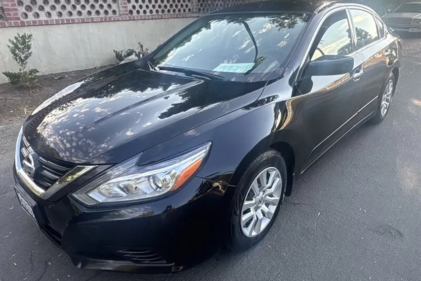 2018 Nissan Altima 2.5 S photo 1
