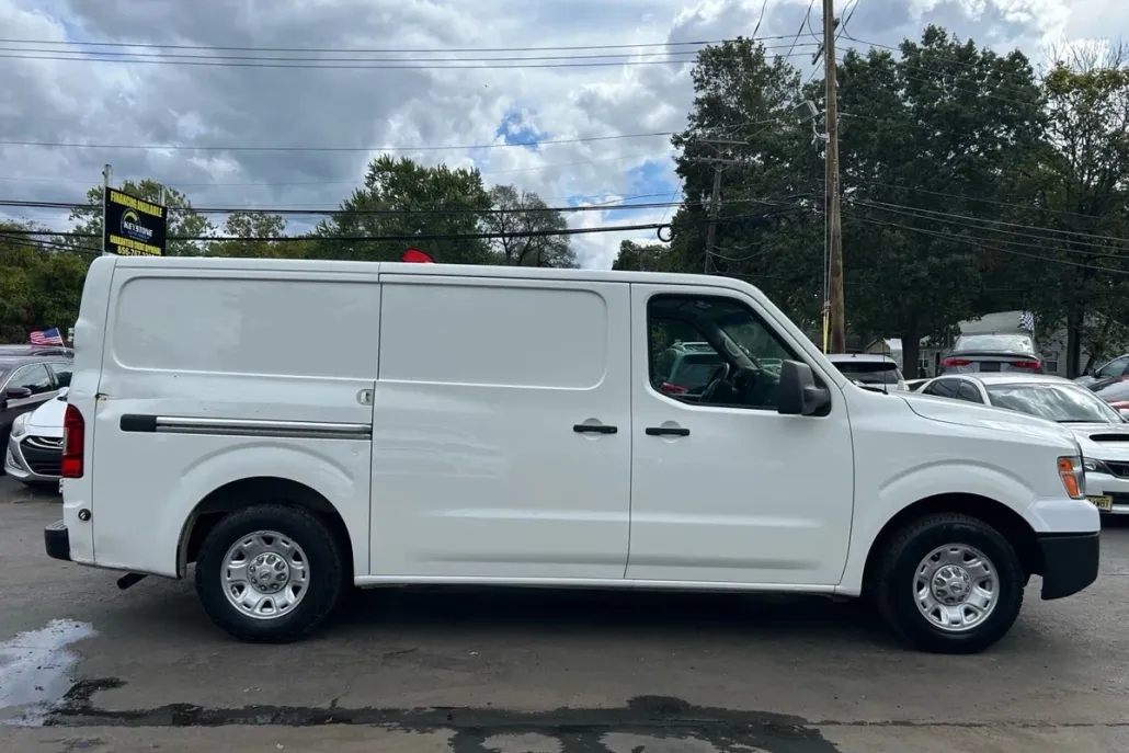 2018 Nissan NV2500 HD Cargo SV photo 1