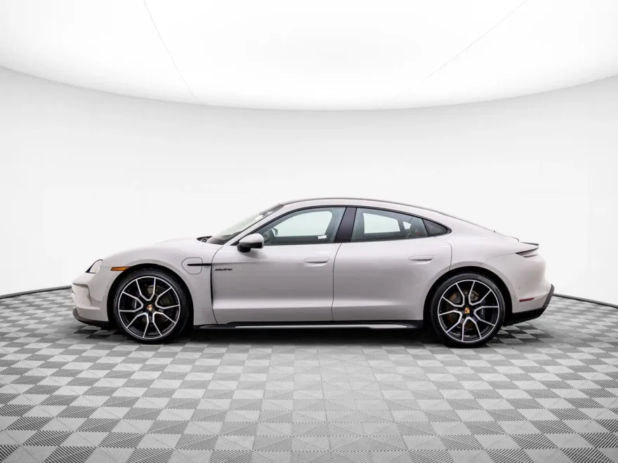 2025 Porsche Taycan 4 photo 1