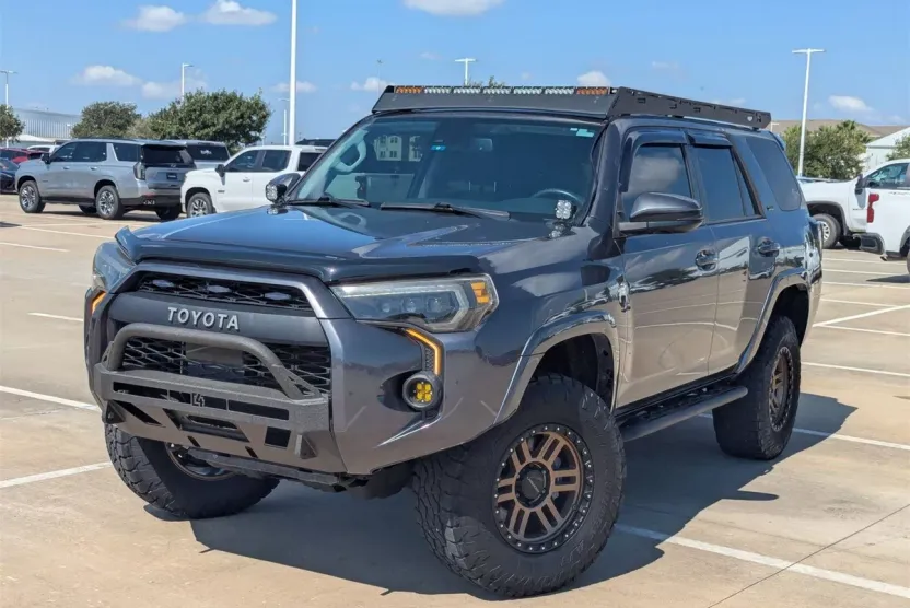 2020 Toyota 4Runner SR5 Premium photo 1
