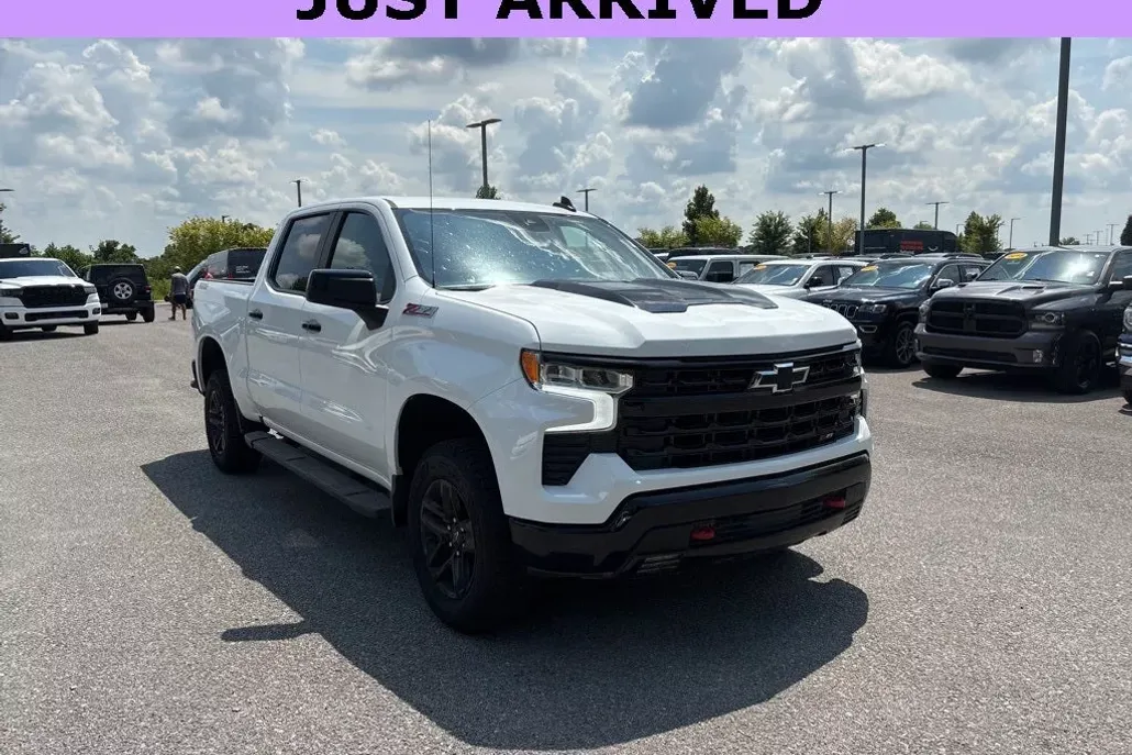 2023 Chevrolet Silverado 1500 LT Trail Boss photo 1