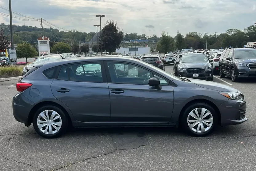 2022 Subaru Impreza Base photo 1