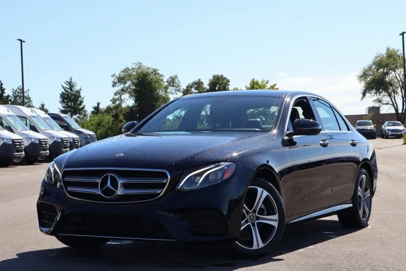 2019 Mercedes Benz E 300 4MATIC photo 1