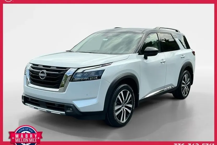 2025 Nissan Pathfinder Platinum photo 1