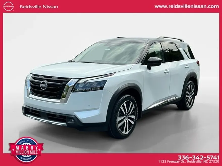 2025 Nissan Pathfinder Platinum photo 1