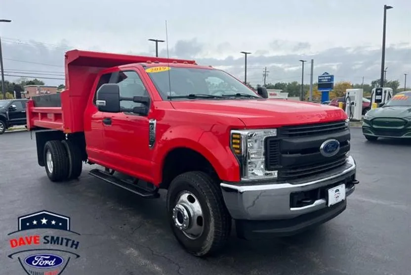 2019 Ford F-350 XL photo 1