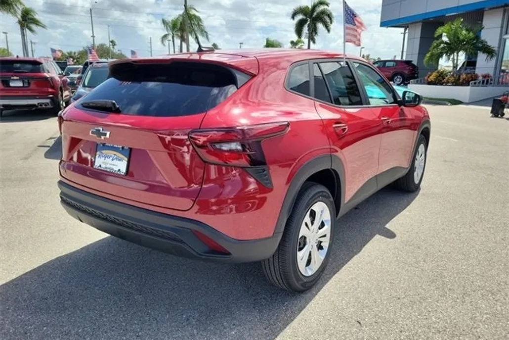 2026 Chevrolet Trax LS photo 1