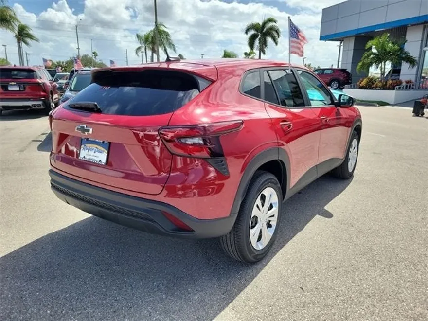 2026 Chevrolet Trax LS photo 1