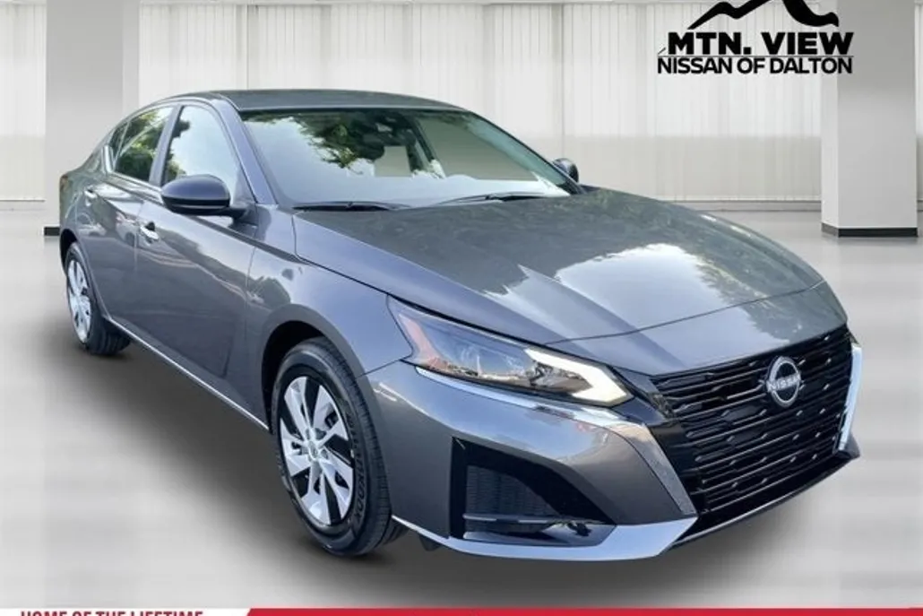 2025 Nissan Altima S photo 1