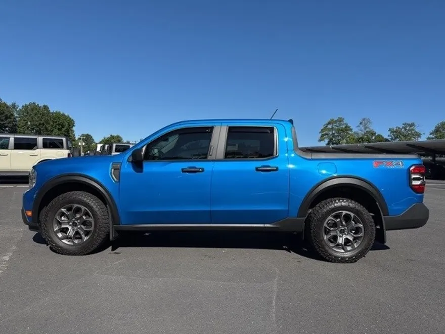 2022 Ford Maverick XLT photo 1