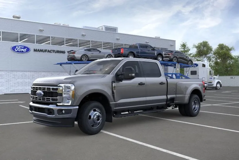 2026 Ford F-350 XLT photo 1