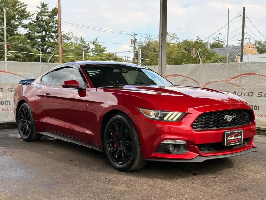 2016 Ford Mustang EcoBoost photo 1